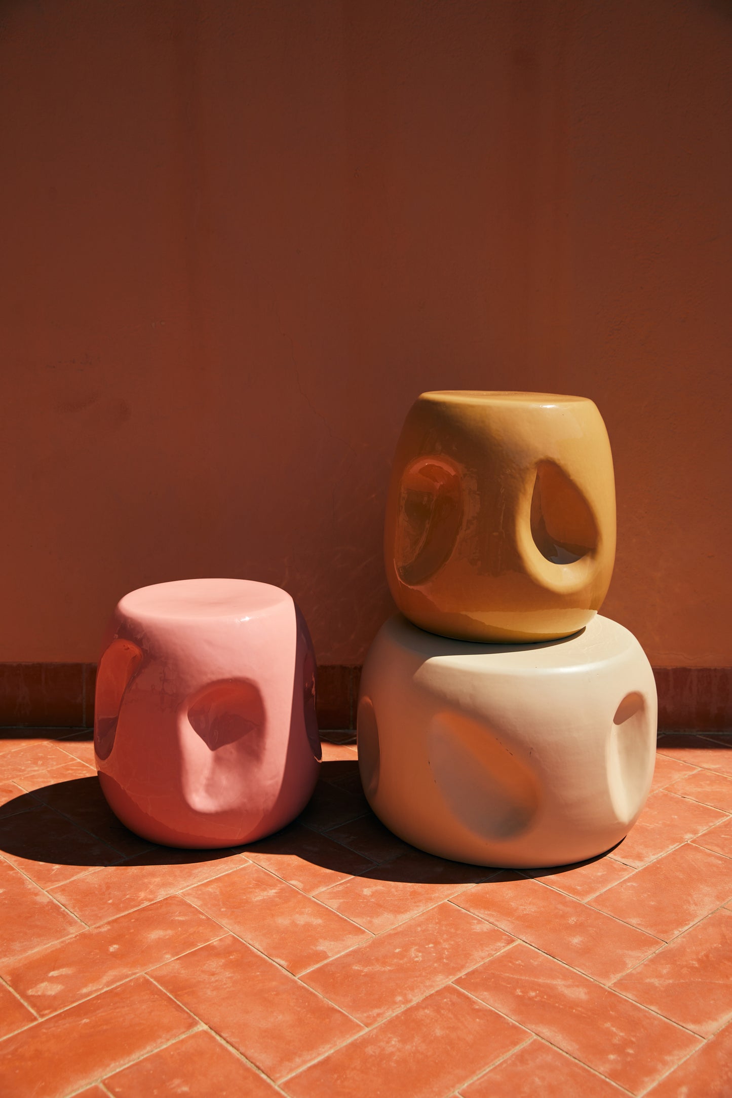 Mesa auxiliar de cerámica "Shell"
