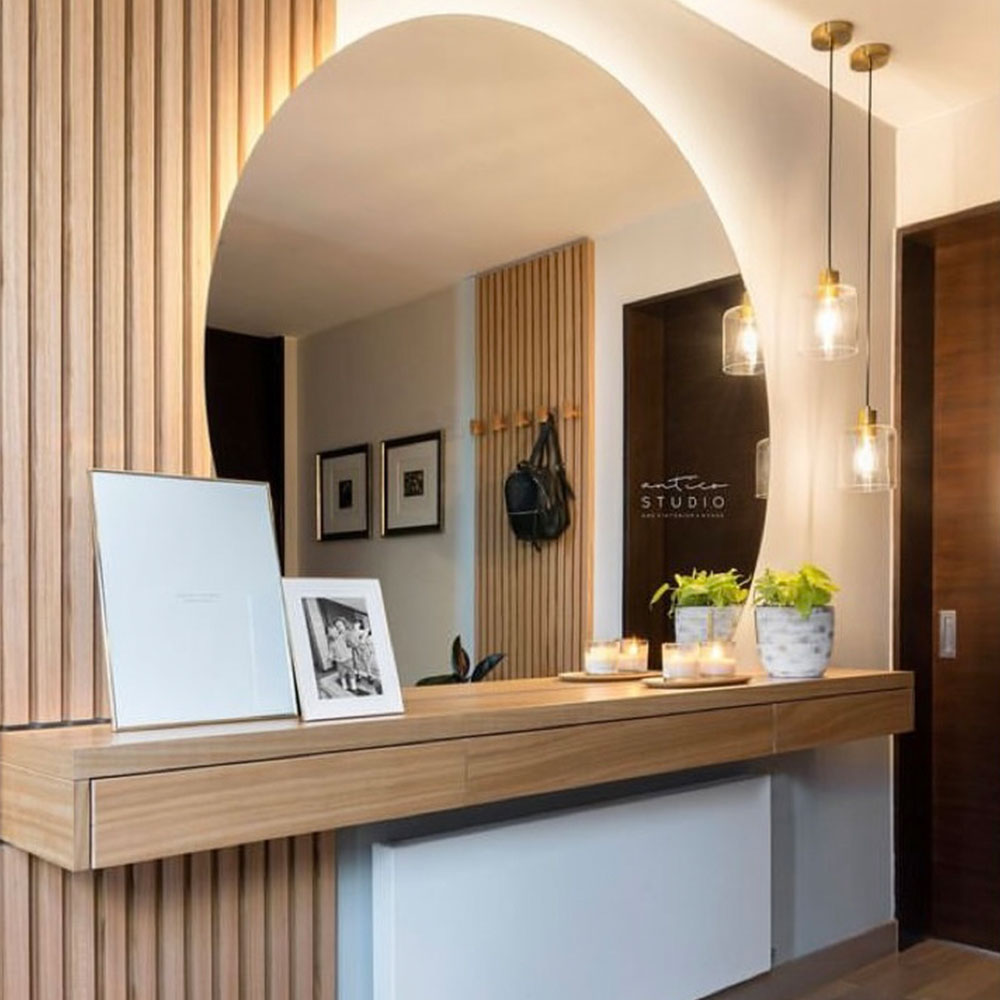 Lámpara colgante de vidrio con detalles en metal dorado Clair