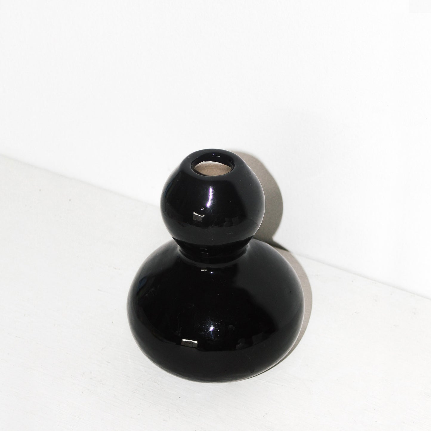 Florero de cerámica negro Figura B