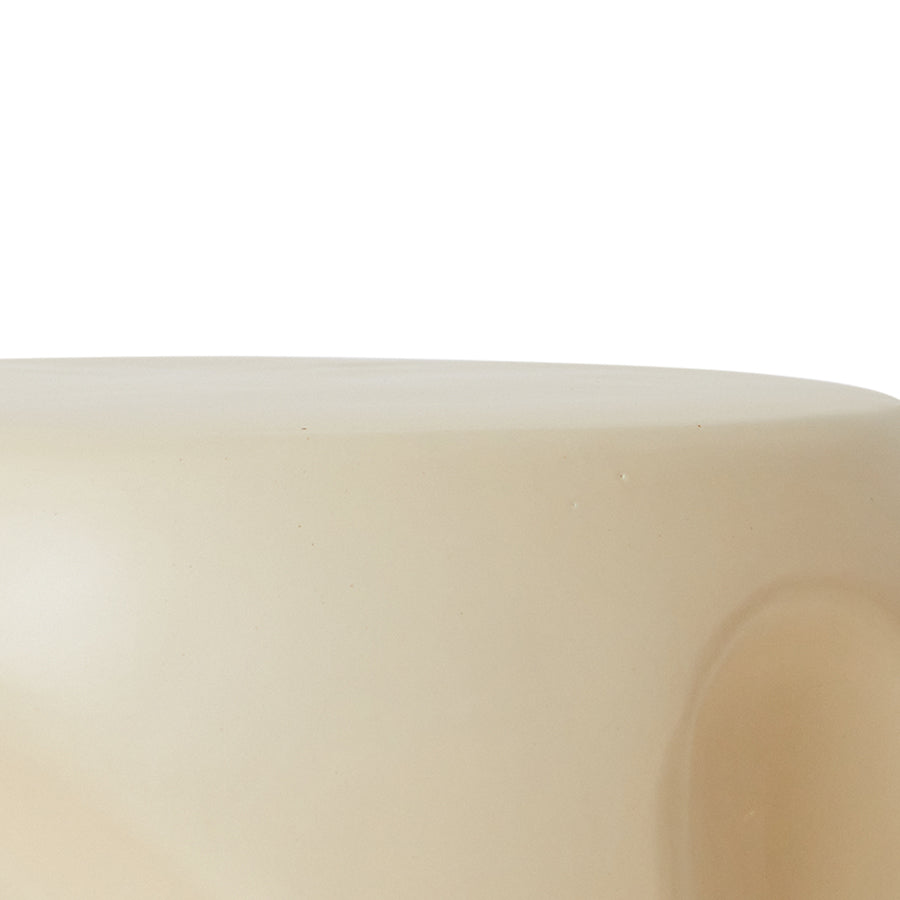 Mesa auxiliar de cerámica "Shell"