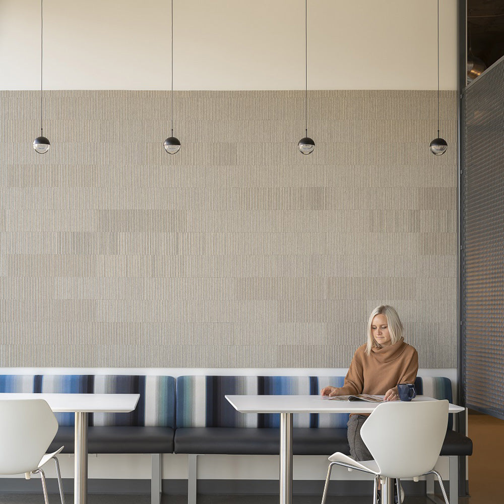 Lámpara colgante de aluminio negro y vidrio Mini