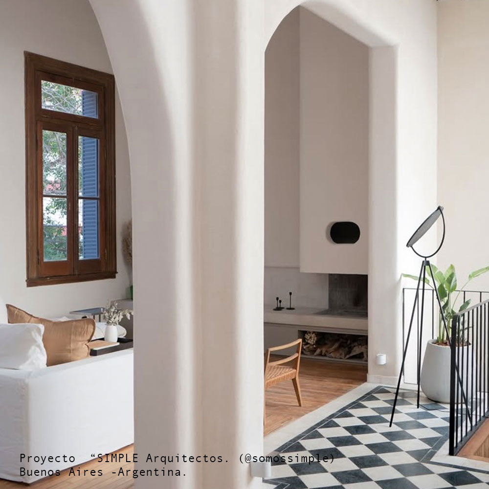 Lámpara de pie metálica negra Cinema