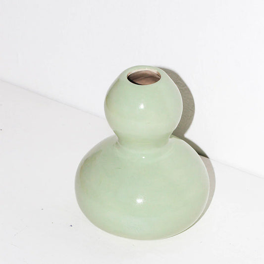 Florero de cerámica verde Figura B