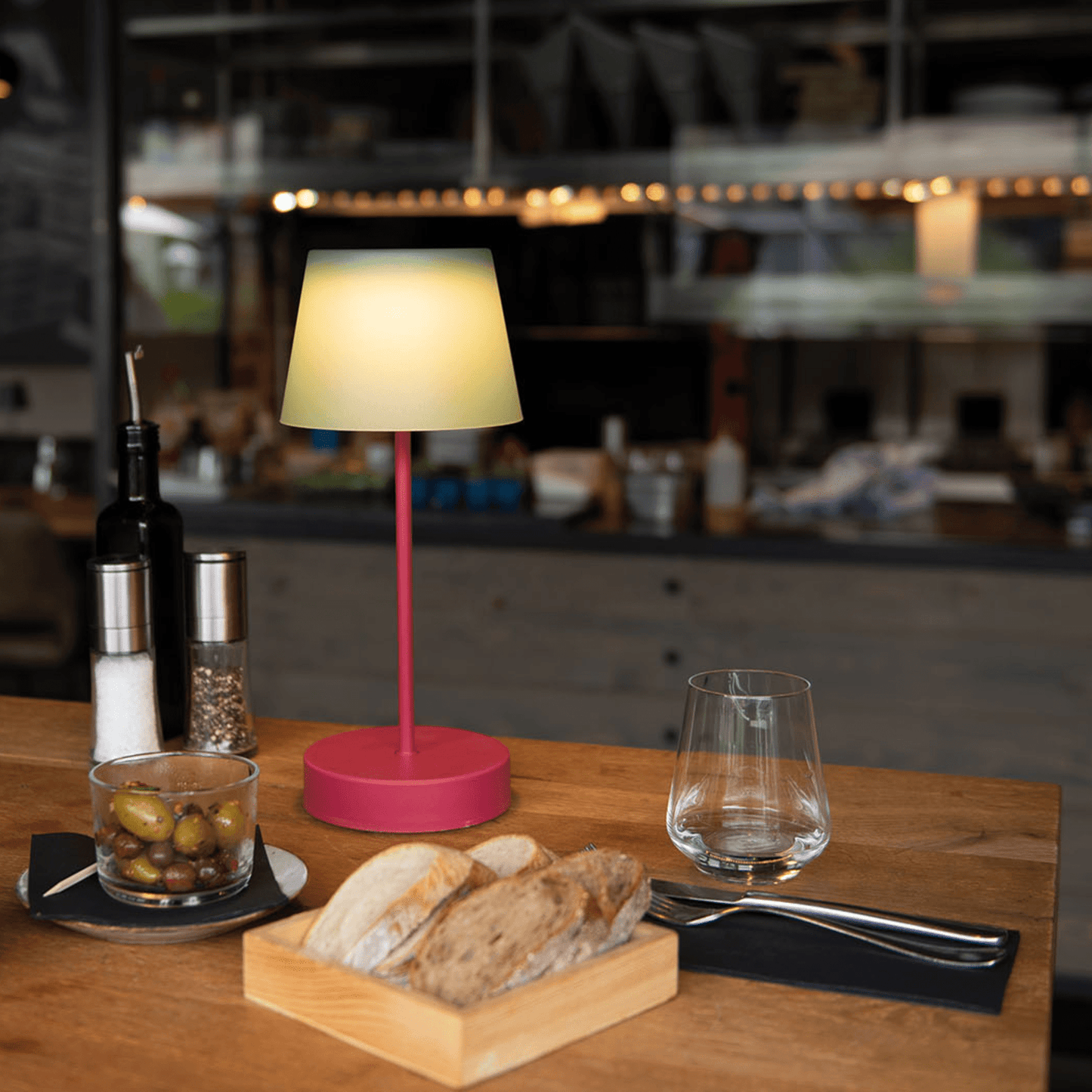 Lámpara de mesa Oscar "Cozy"