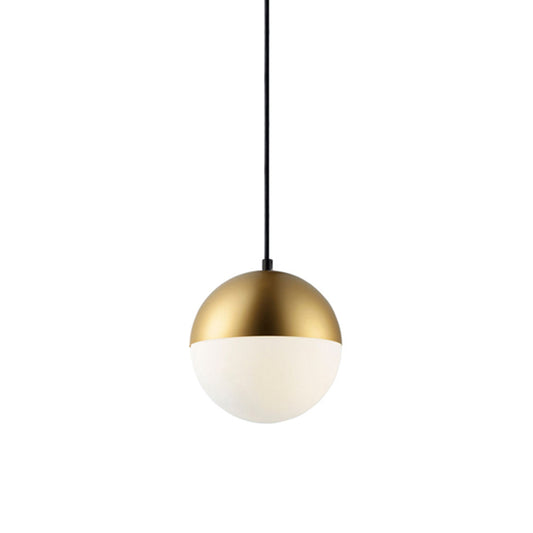 Lámpara colgante de aluminio dorado y vidrio Ball